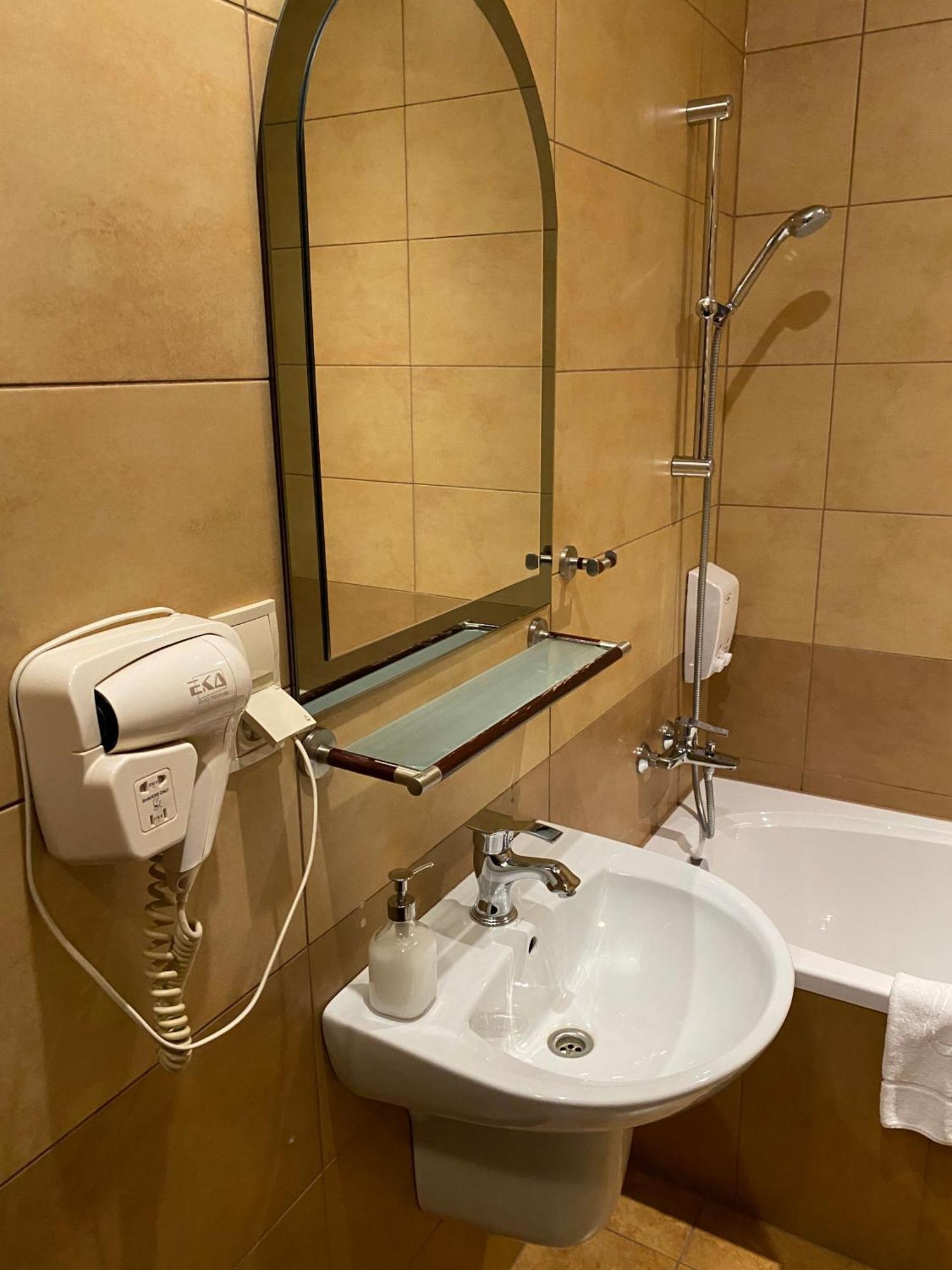 Hotel Zameczek Książ Wielki Buitenkant foto